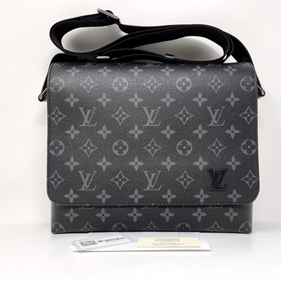 Chic Louis Vuitton District Messenger Bag PM Black Monogram - Free